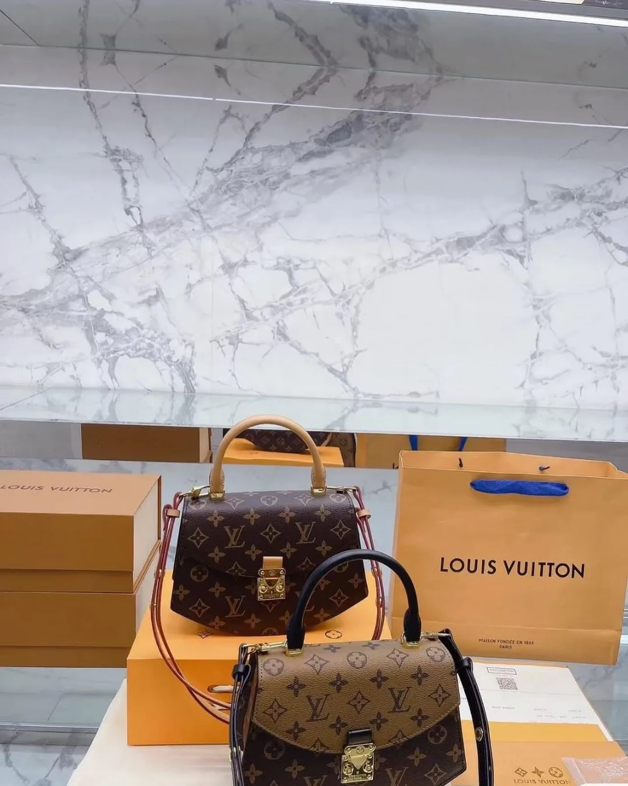 Louis Vuitton Métis Top-Handle Bag