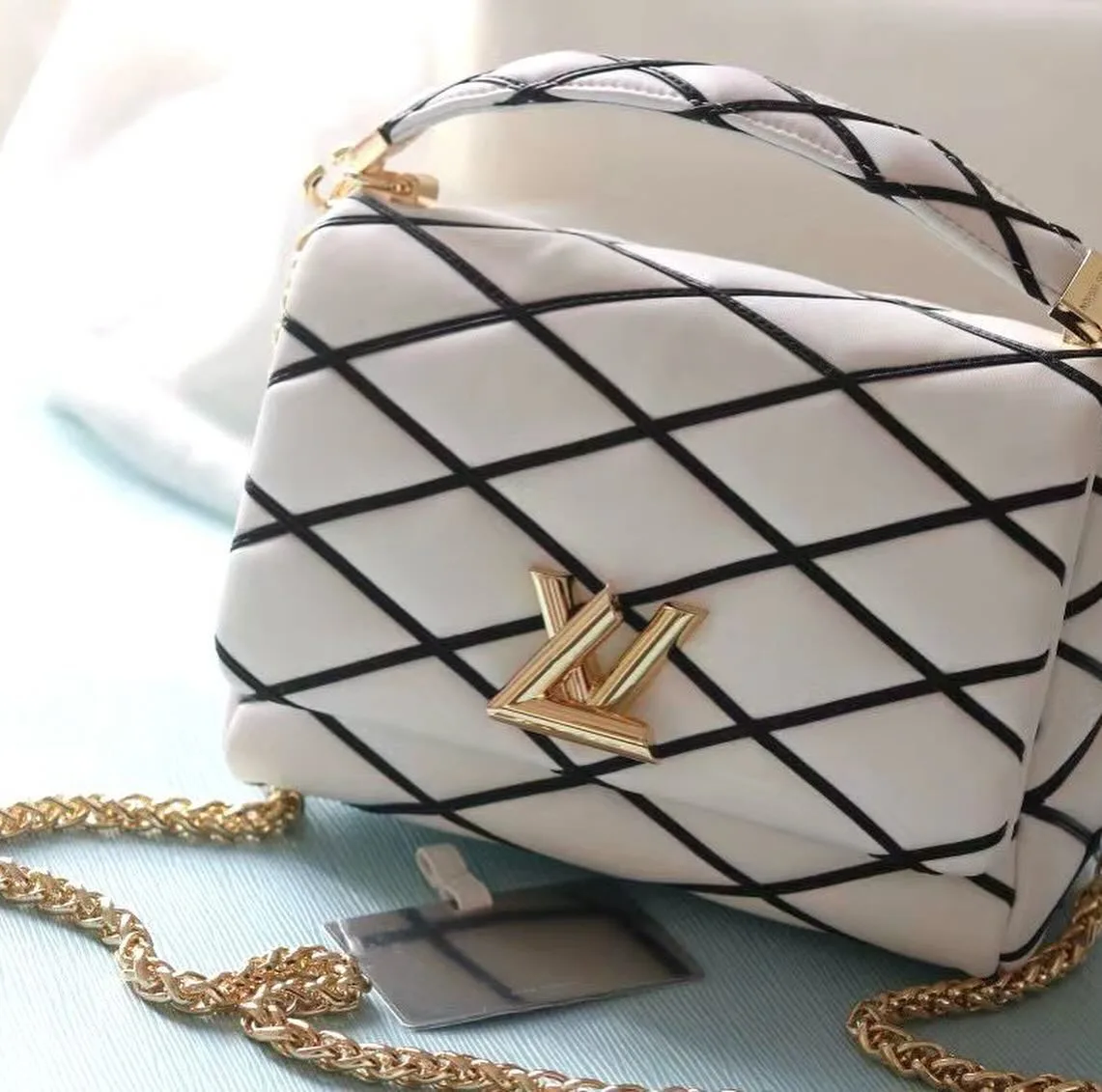 Louis Vuitton Twist photo 4