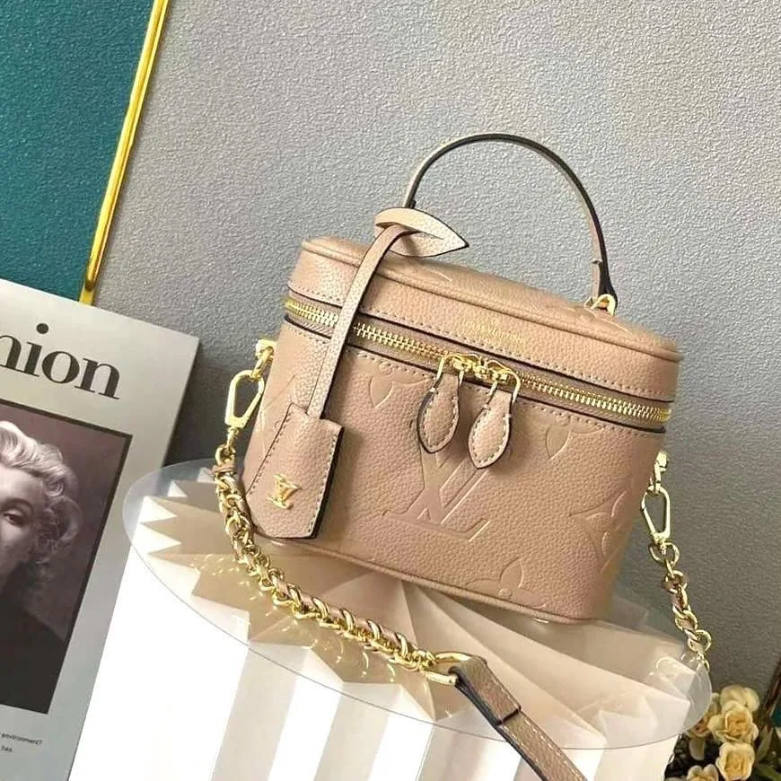 Louis Vuitton Vanity PM photo 4