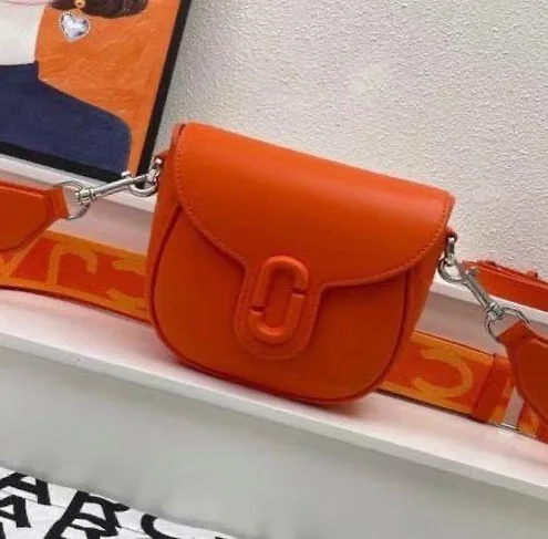 Marc Jacobs Interlock Shoulder Bag photo 3