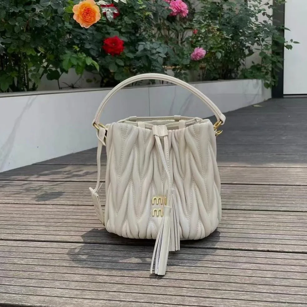 Miu Miu Matelassé Bucket Bag photo 3
