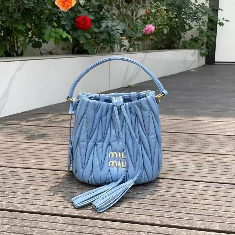 Miu Miu Matelassé Bucket Bag photo 4