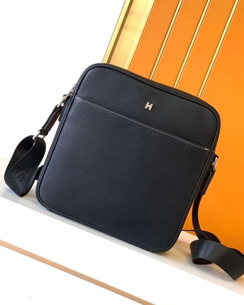 Prada Shoulder Bag photo 3