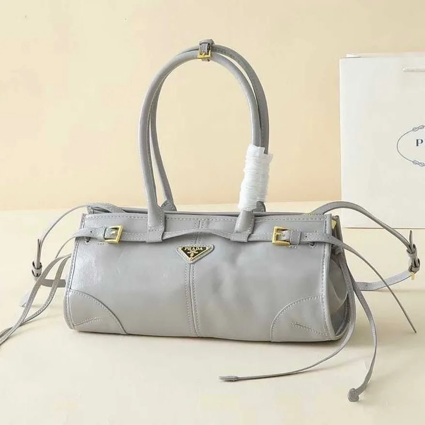 Prada Flou photo 2