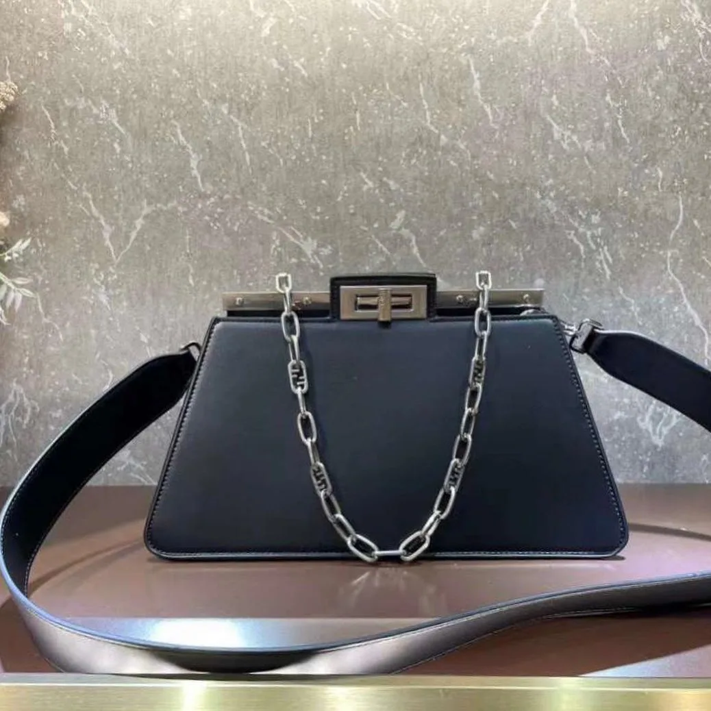 Prada frame/pushlock clutch bag photo 2