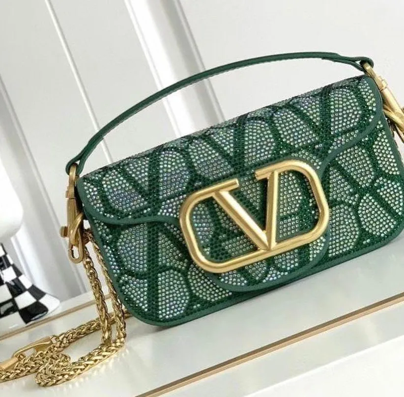 Valentino VLogo Shoulder Bag photo 5