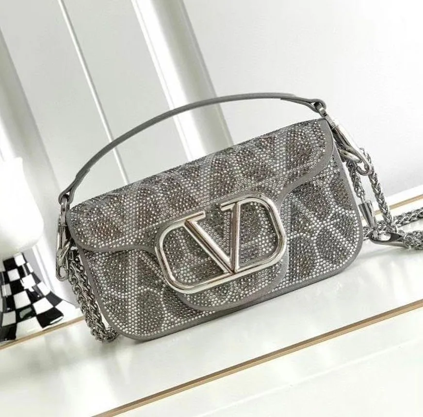 Valentino VLogo Shoulder Bag photo 4