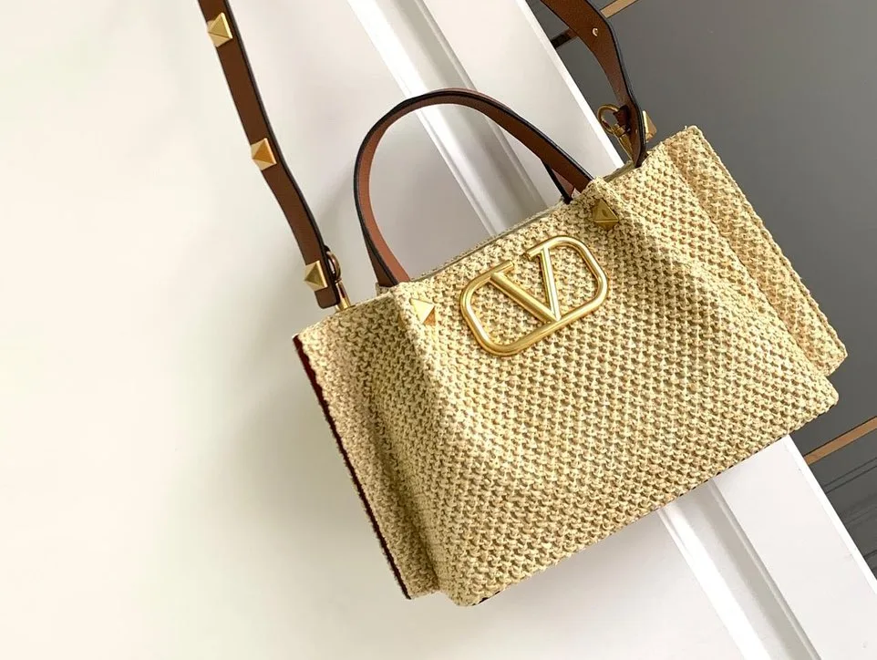 Valentino VLogo Signature Tote photo 3
