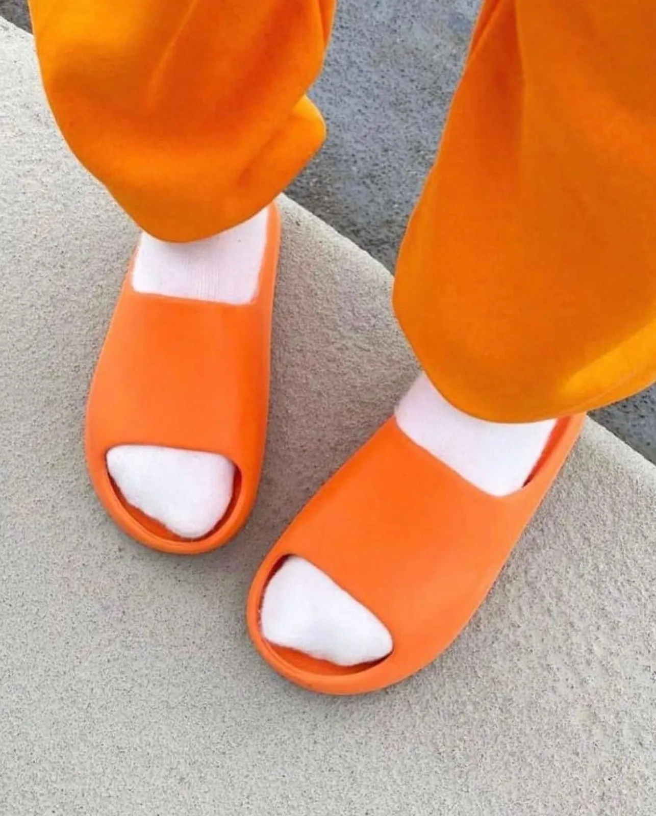 Adidas Yeezy Slide photo 3
