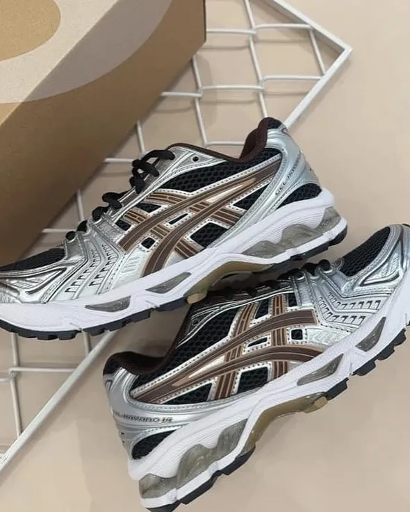 Asics Running Sneaker photo 4