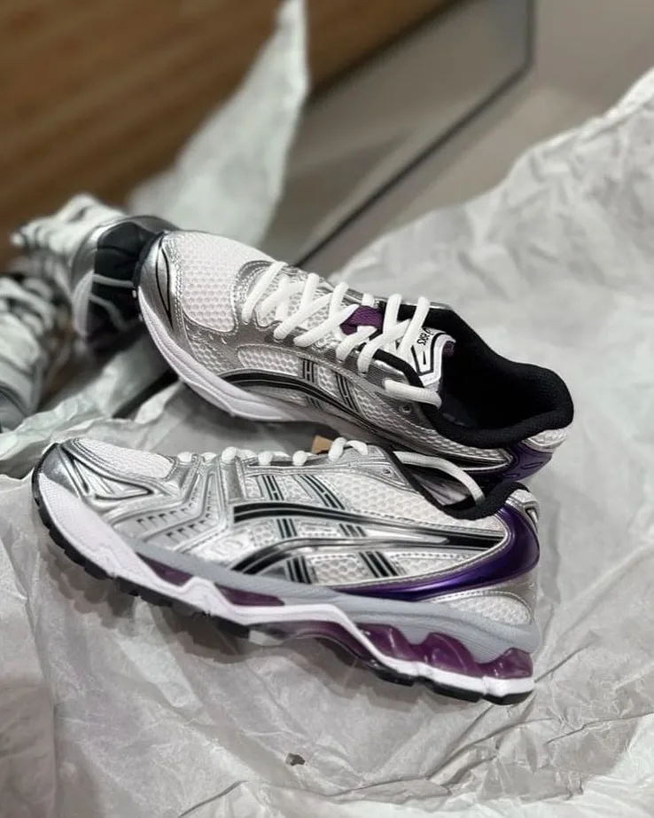 Asics Running Sneaker photo 3