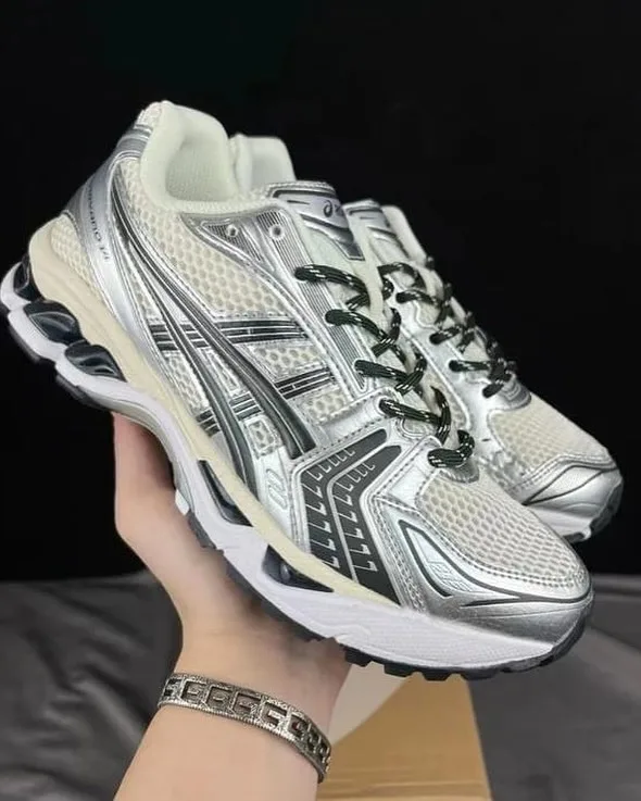 Asics Running Sneaker photo 2