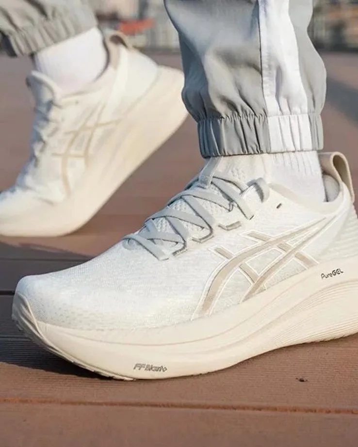 Asics Running Sneaker photo 5