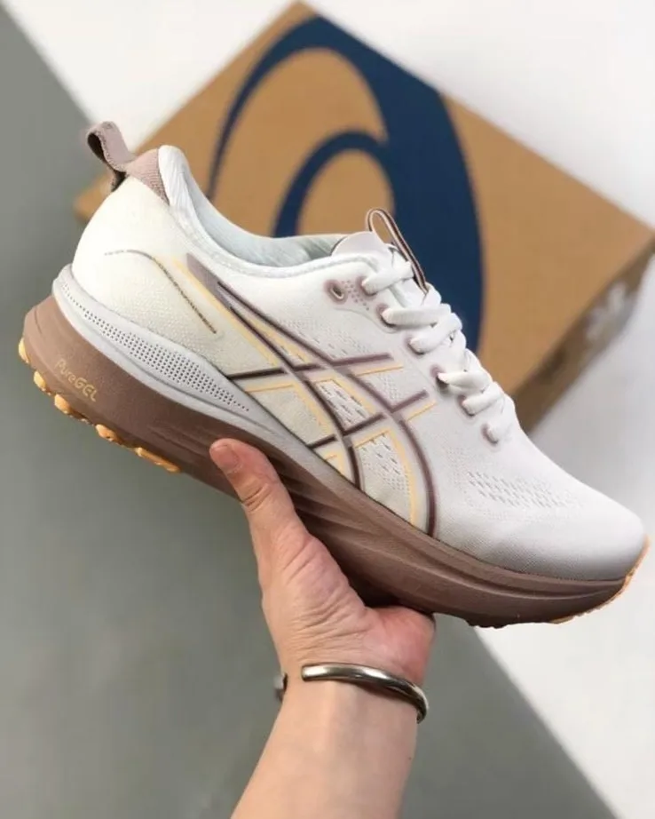 Asics Running Sneaker photo 2