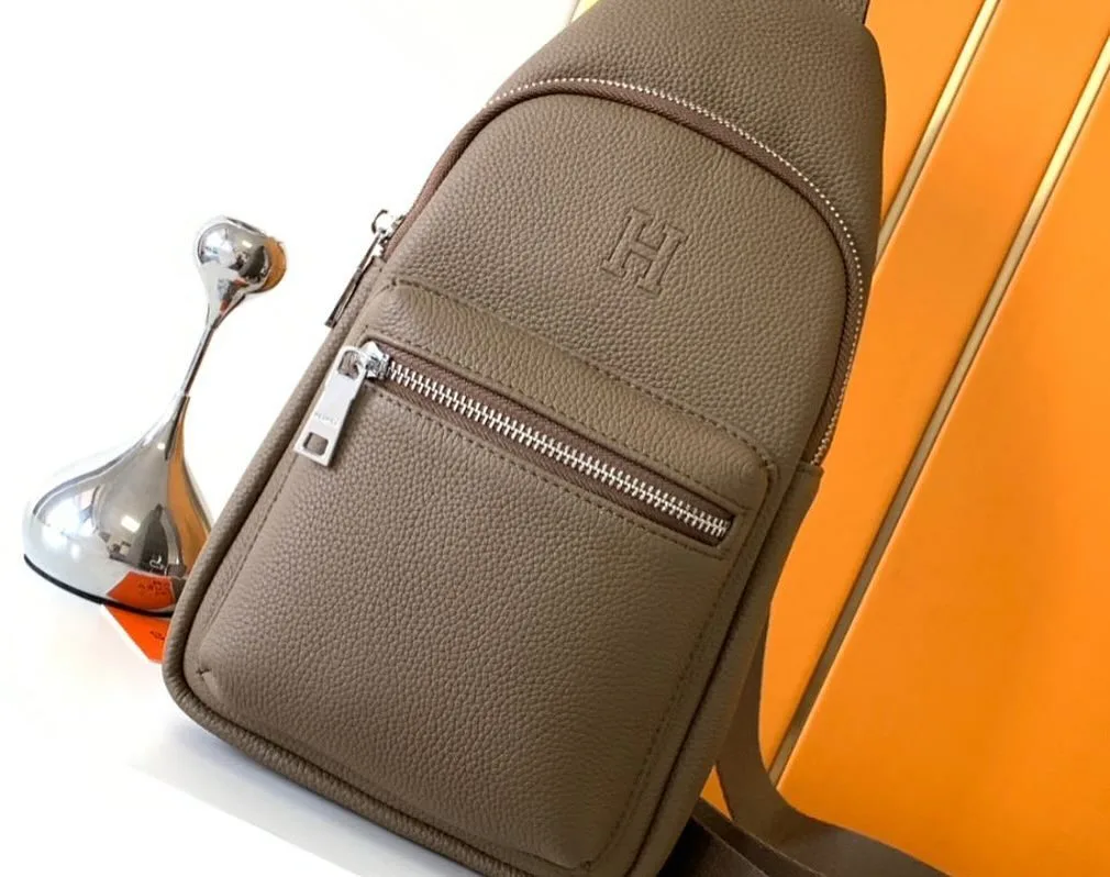Louis Vuitton Avenue Sling Bag photo 8