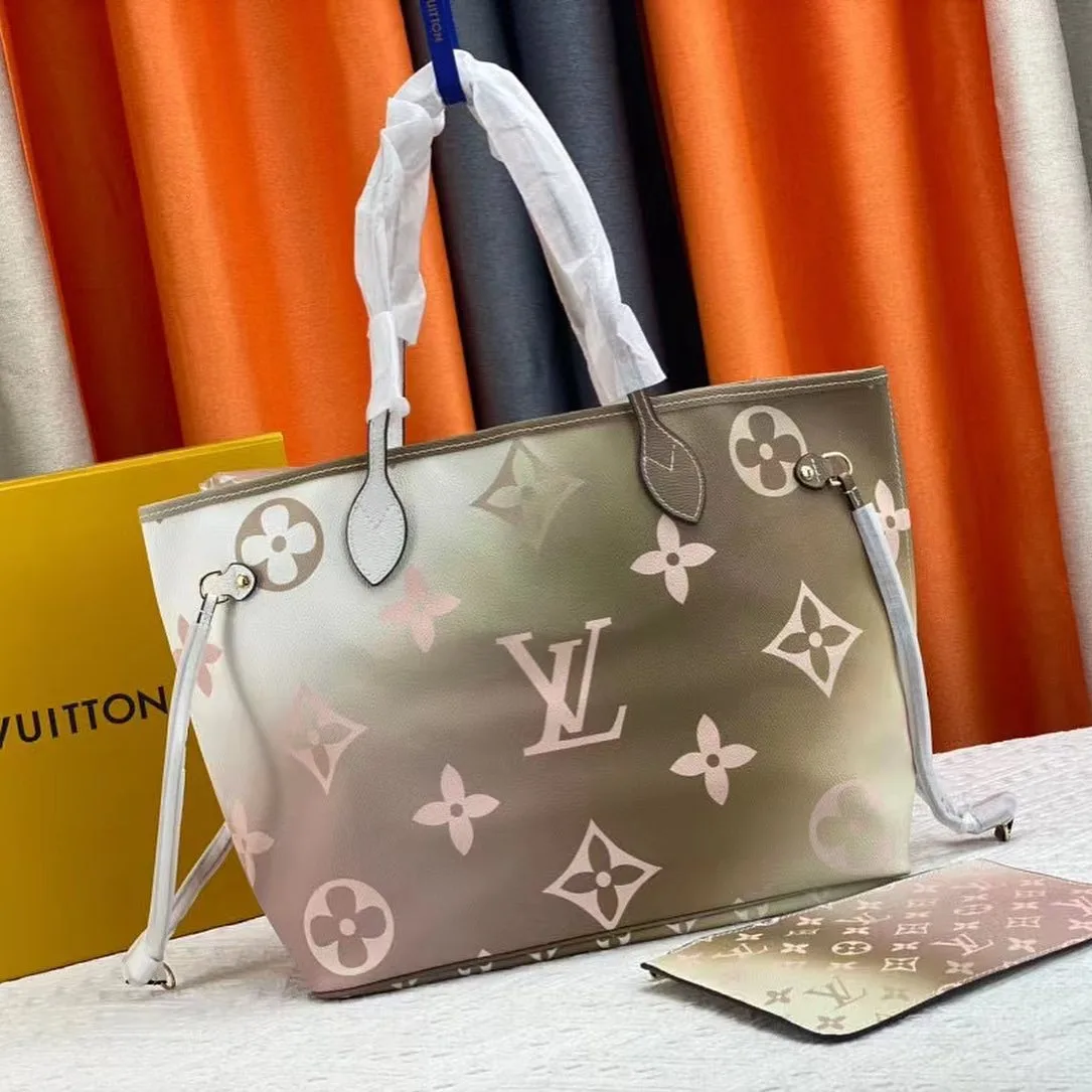 Louis Vuitton Capucines BB photo 5