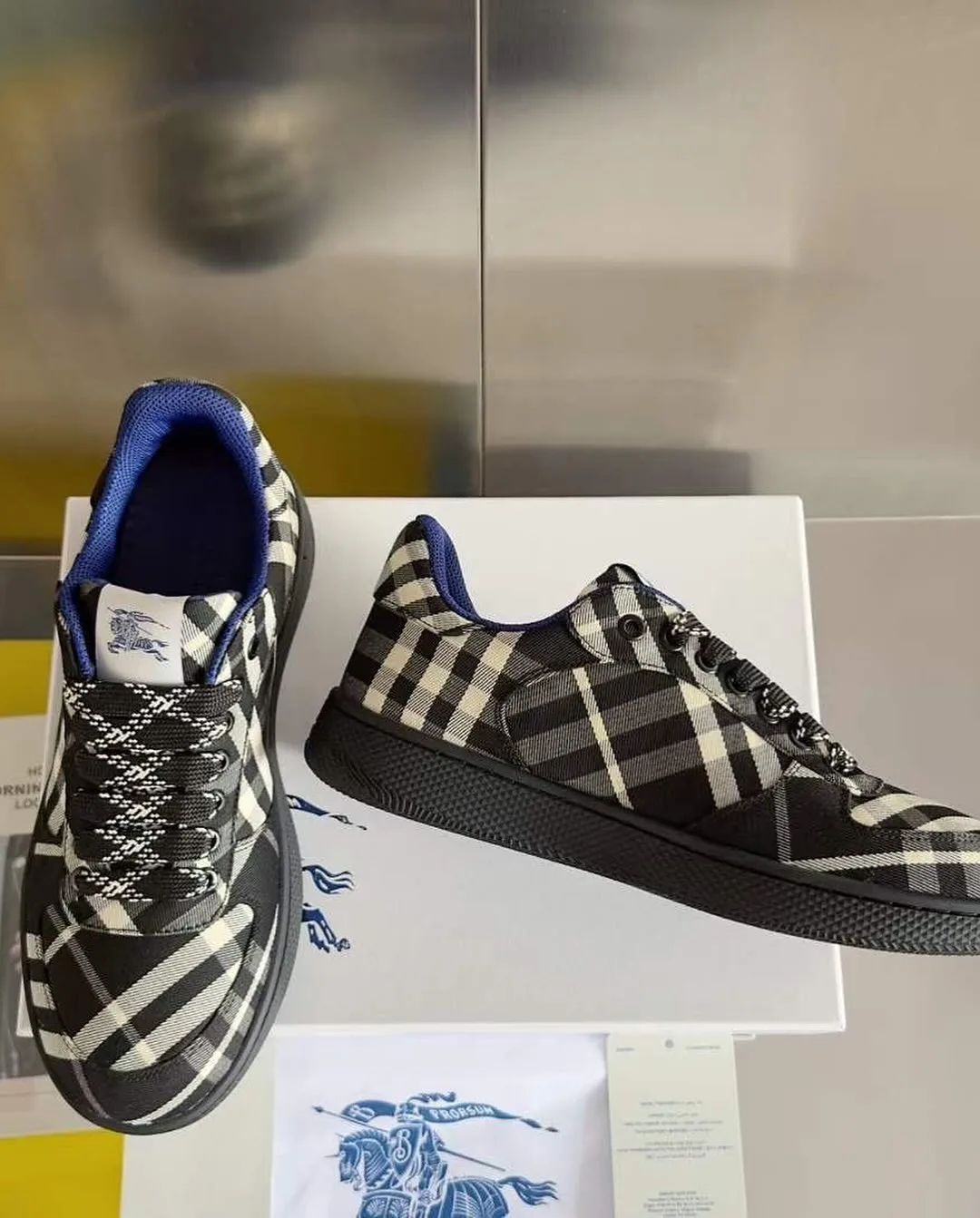 Burberry Sneaker photo 12