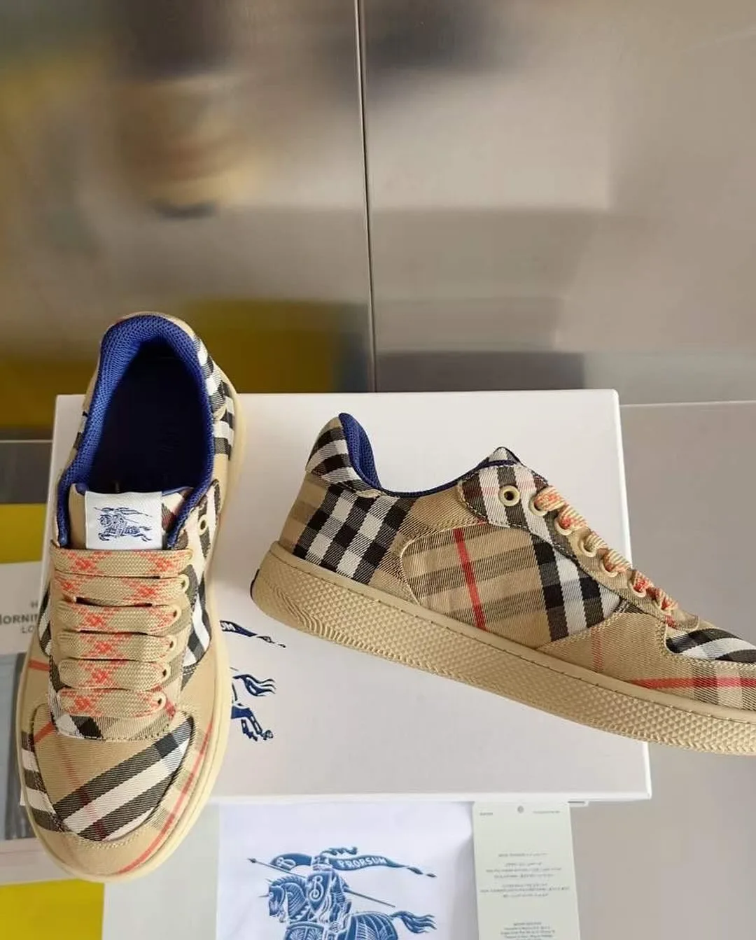 Burberry Sneaker photo 9