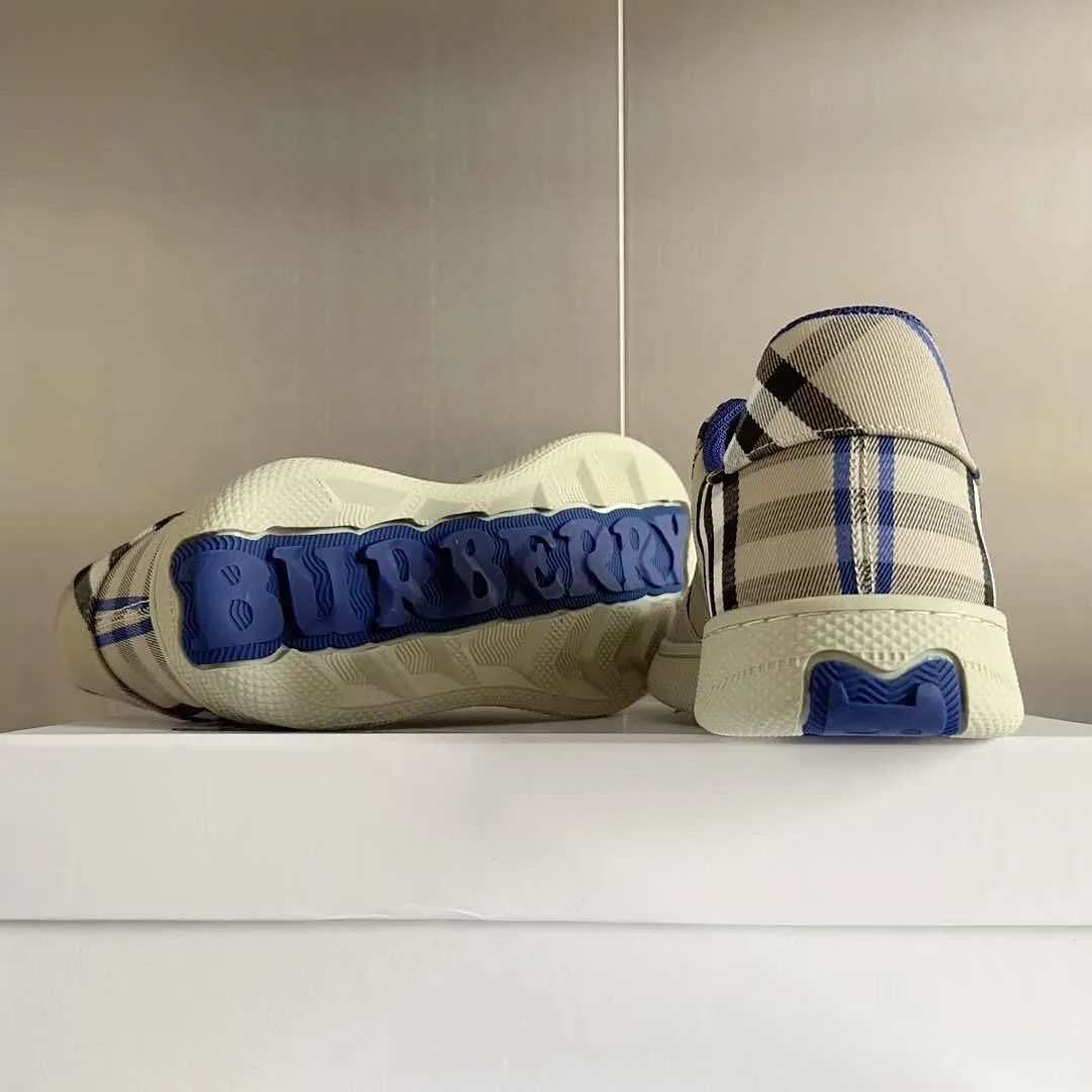 Burberry Sneaker photo 3