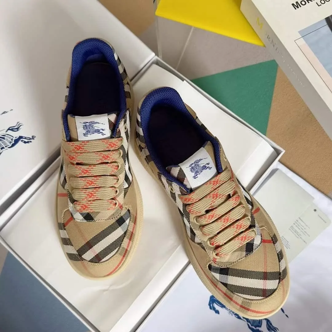 Burberry Sneaker photo 8