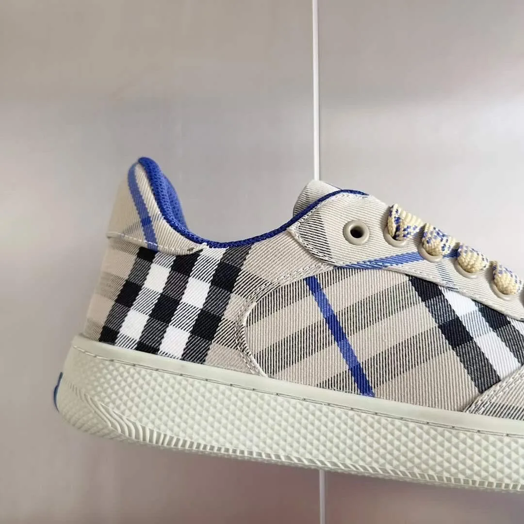 Burberry Sneaker photo 4