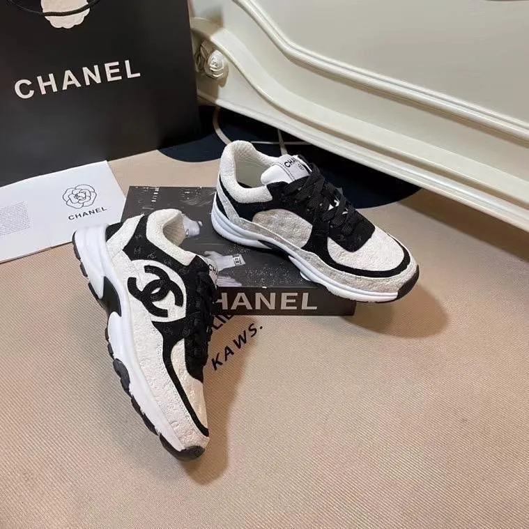 Chanel Sneaker photo 2
