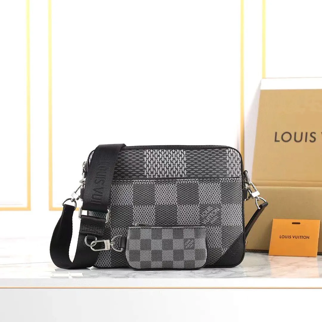 Louis Vuitton District PM messenger bag photo 4