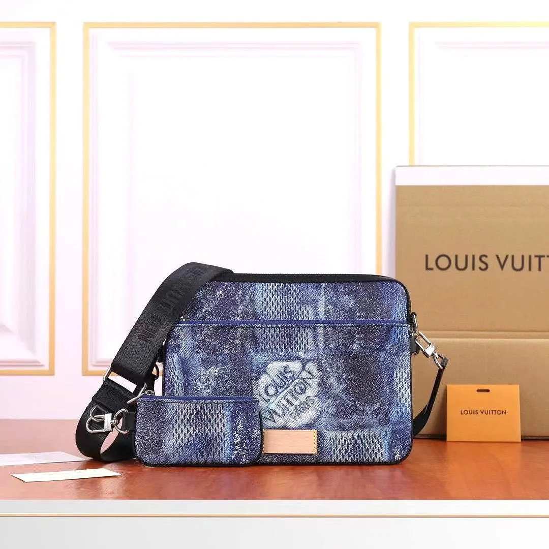 Louis Vuitton District PM photo 12