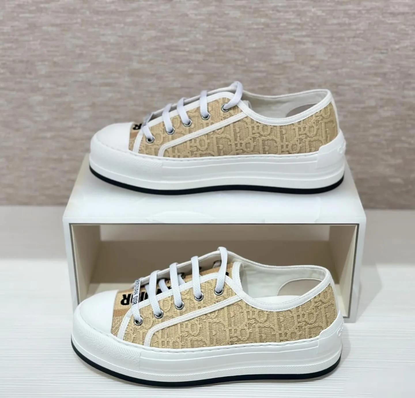 Dior Sneaker photo 4