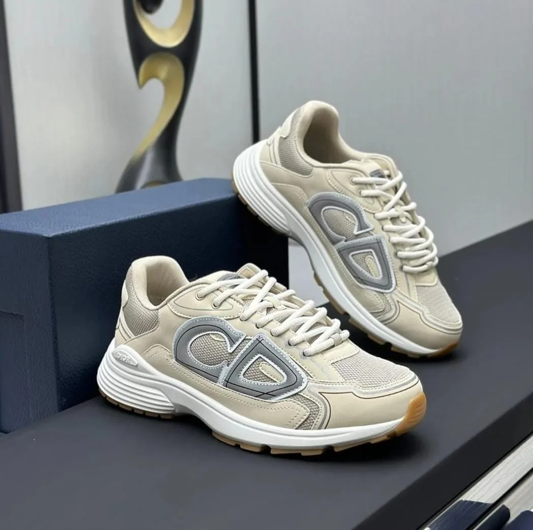 Dior Sneaker photo 3