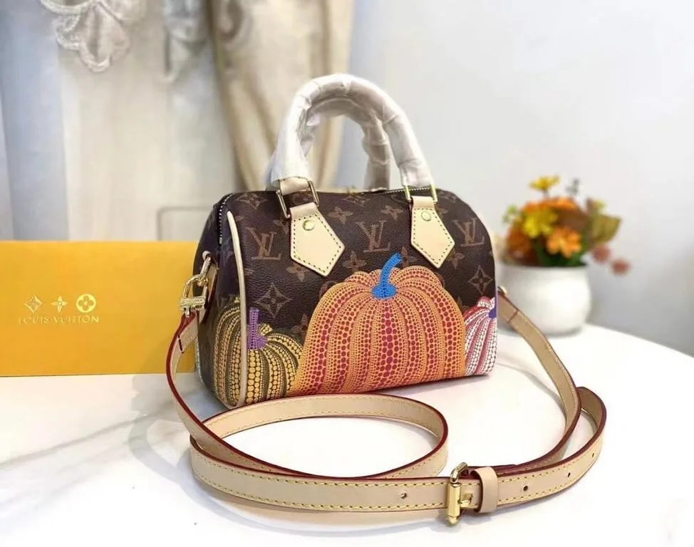 Louis Vuitton Metis photo 3