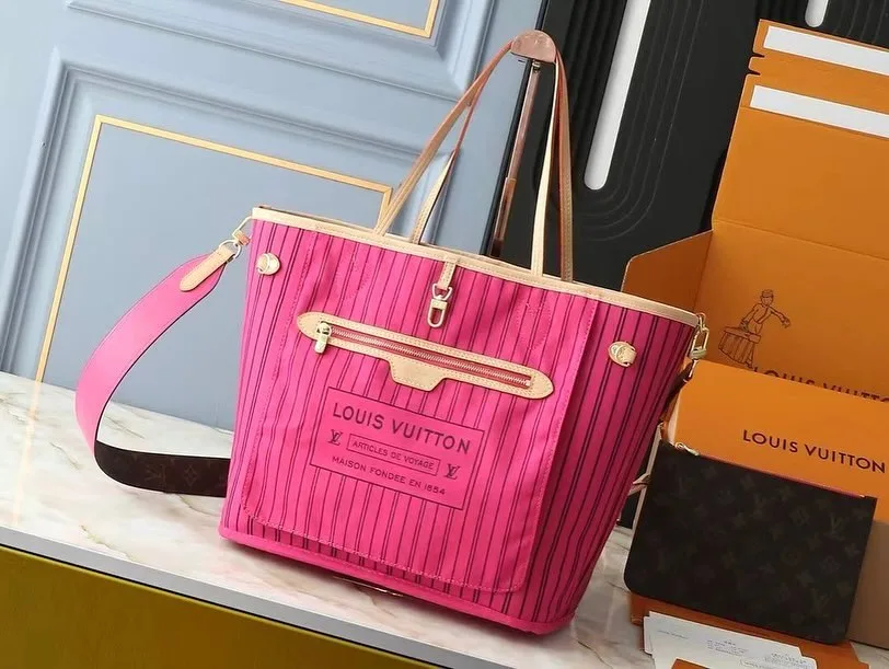 Louis Vuitton Neverfull photo 5