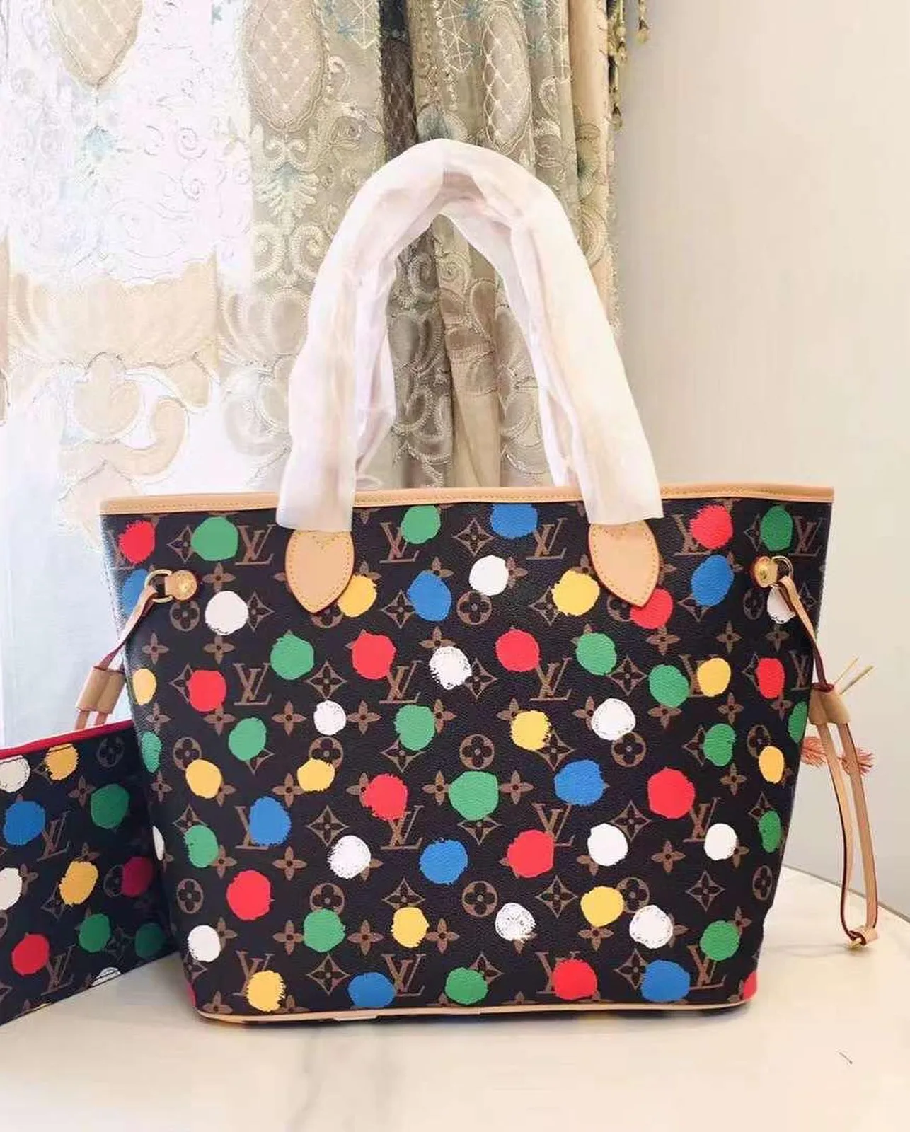 Louis Vuitton Neverfull photo 11