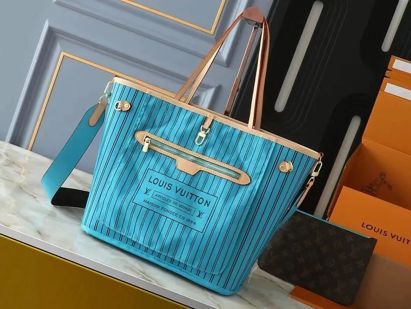 Louis Vuitton Neverfull photo 8