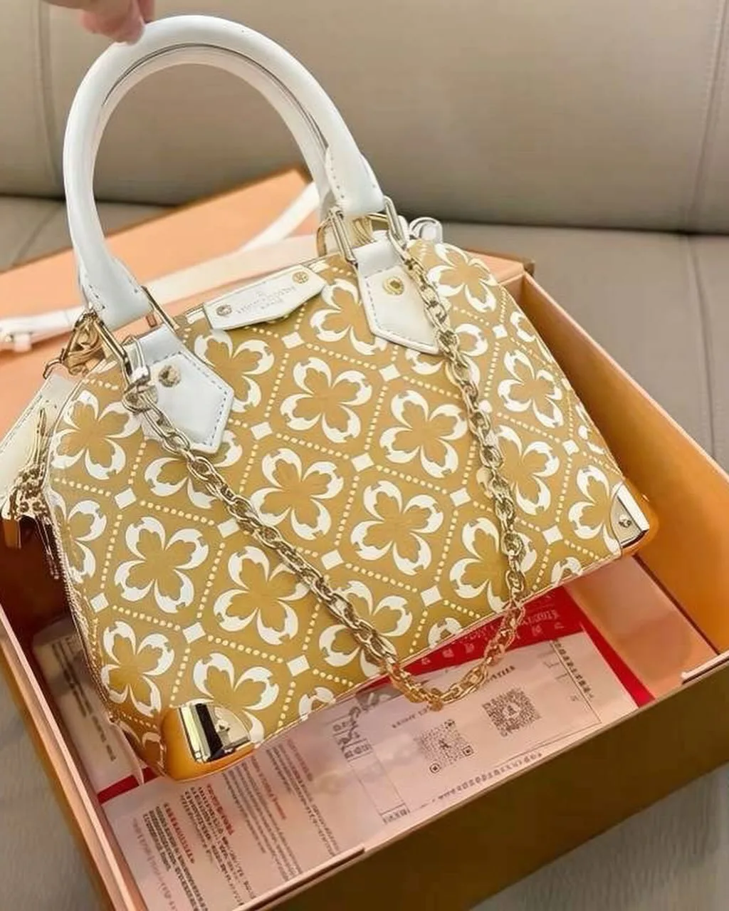 Louis Vuitton Speedy photo 2