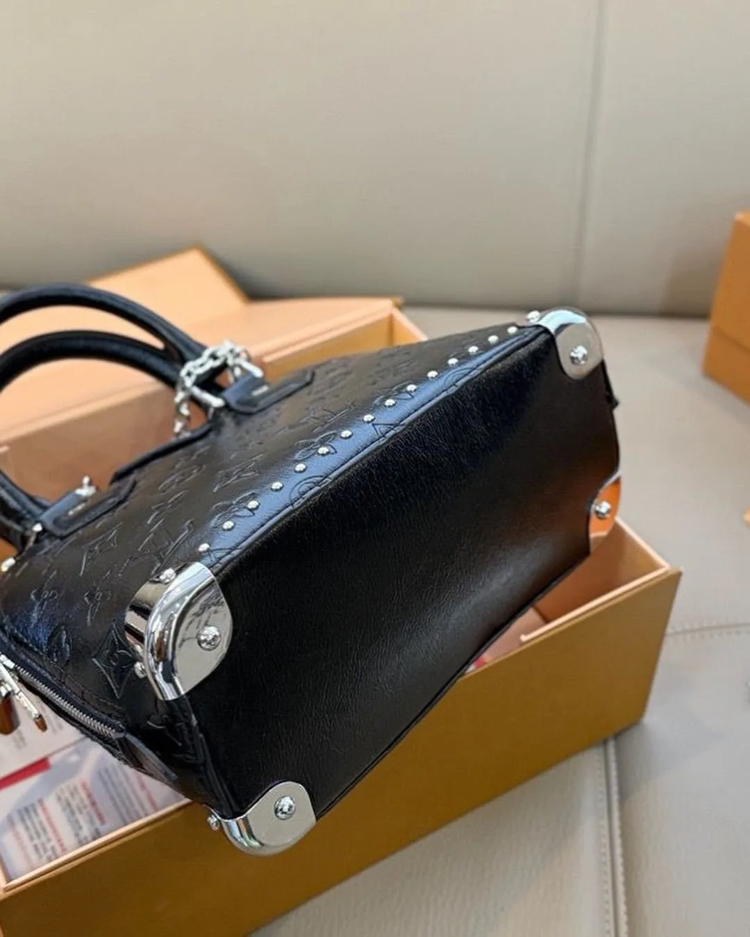 Louis Vuitton Speedy photo 5