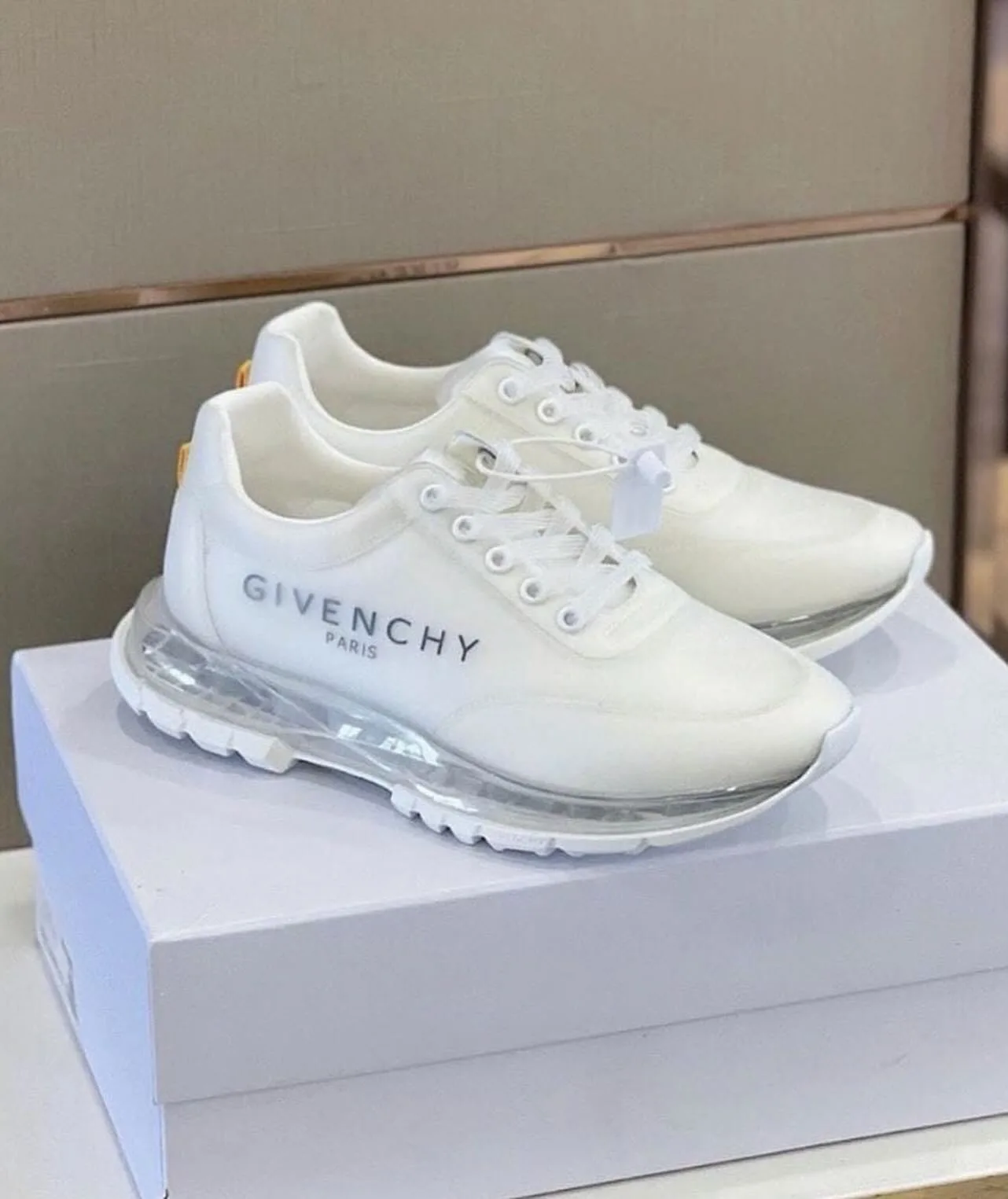 Givenchy Sneaker