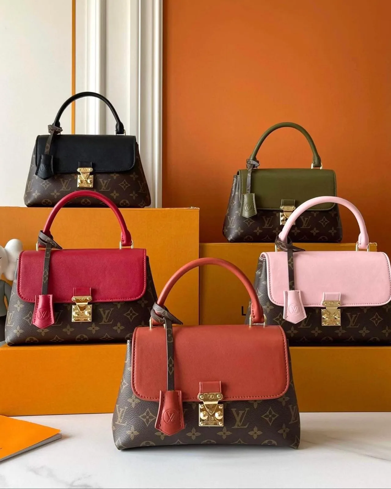 Louis Vuitton Twist PM photo 6