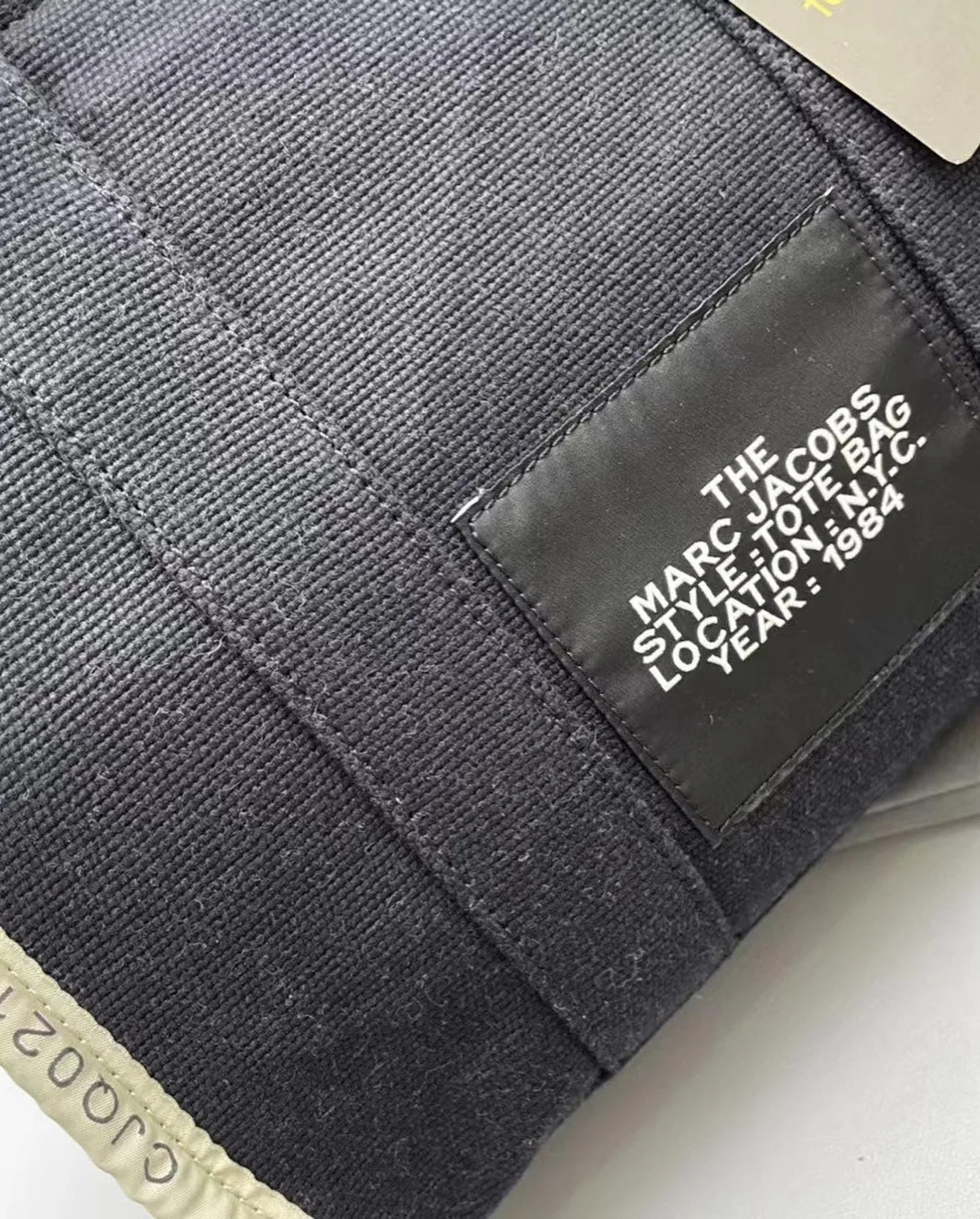 Marc Jacobs The Tote Bag photo 3