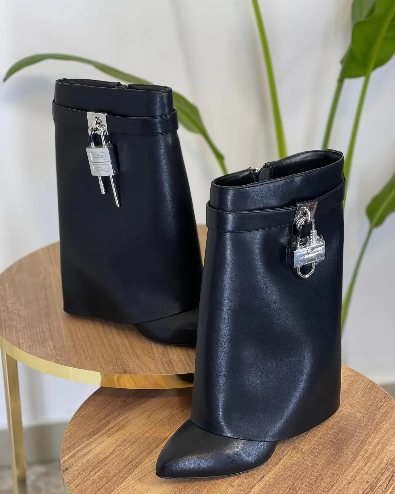 Givenchy Shark Lock Boot photo 3