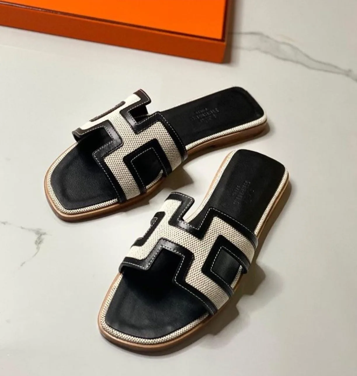 Hermès Oran Slide photo 2