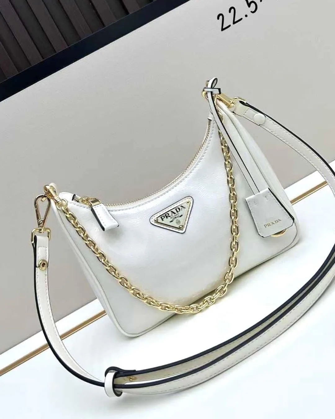 Prada Re-Edition 2005 photo 8