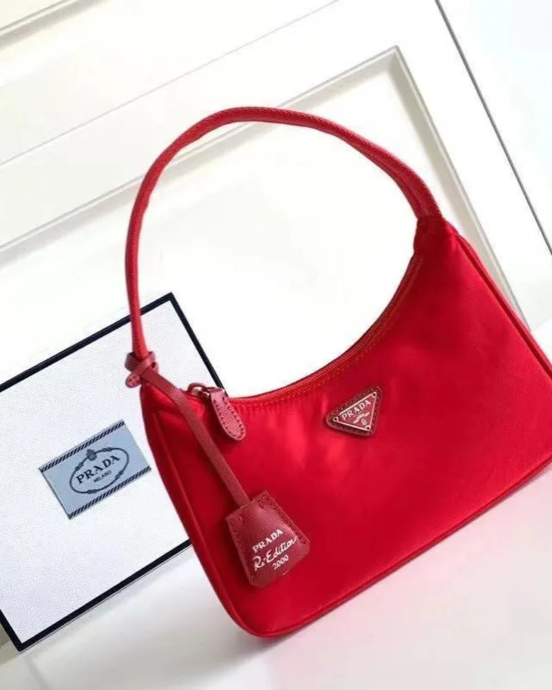 Prada Re-Edition 2005 photo 2