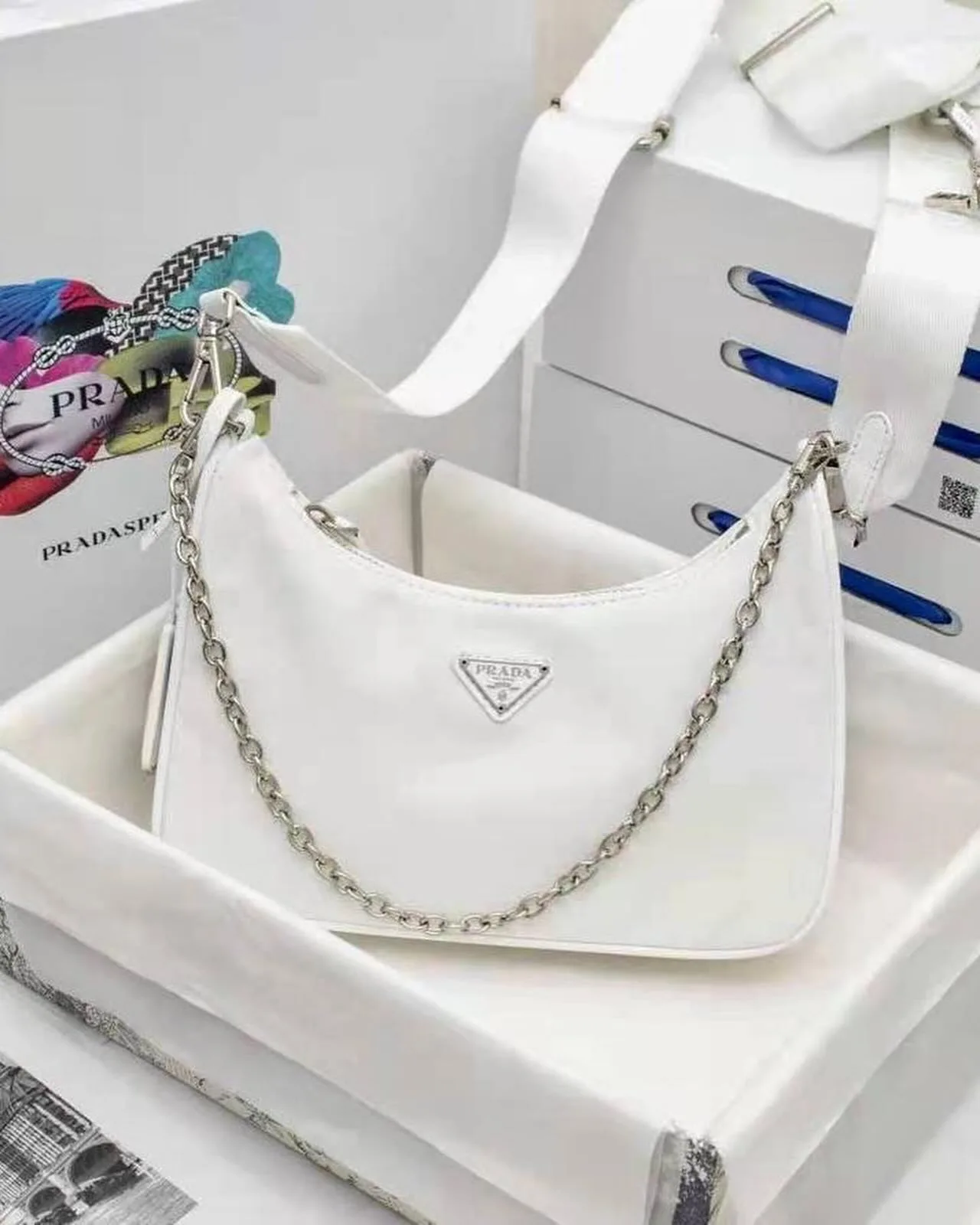 Prada Re-Edition 2005 photo 6