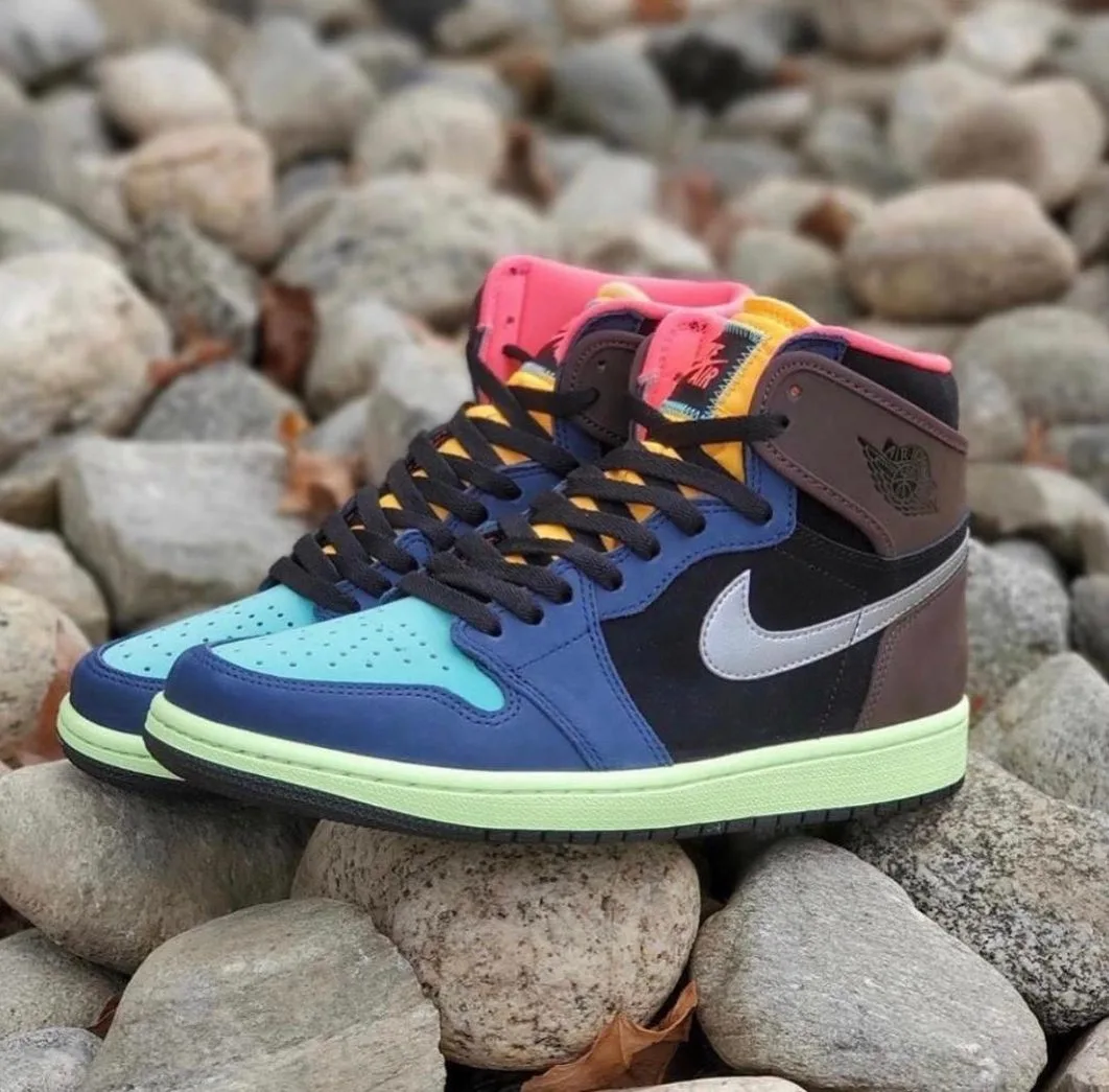 Nike Air Jordan 1 Retro High photo 2
