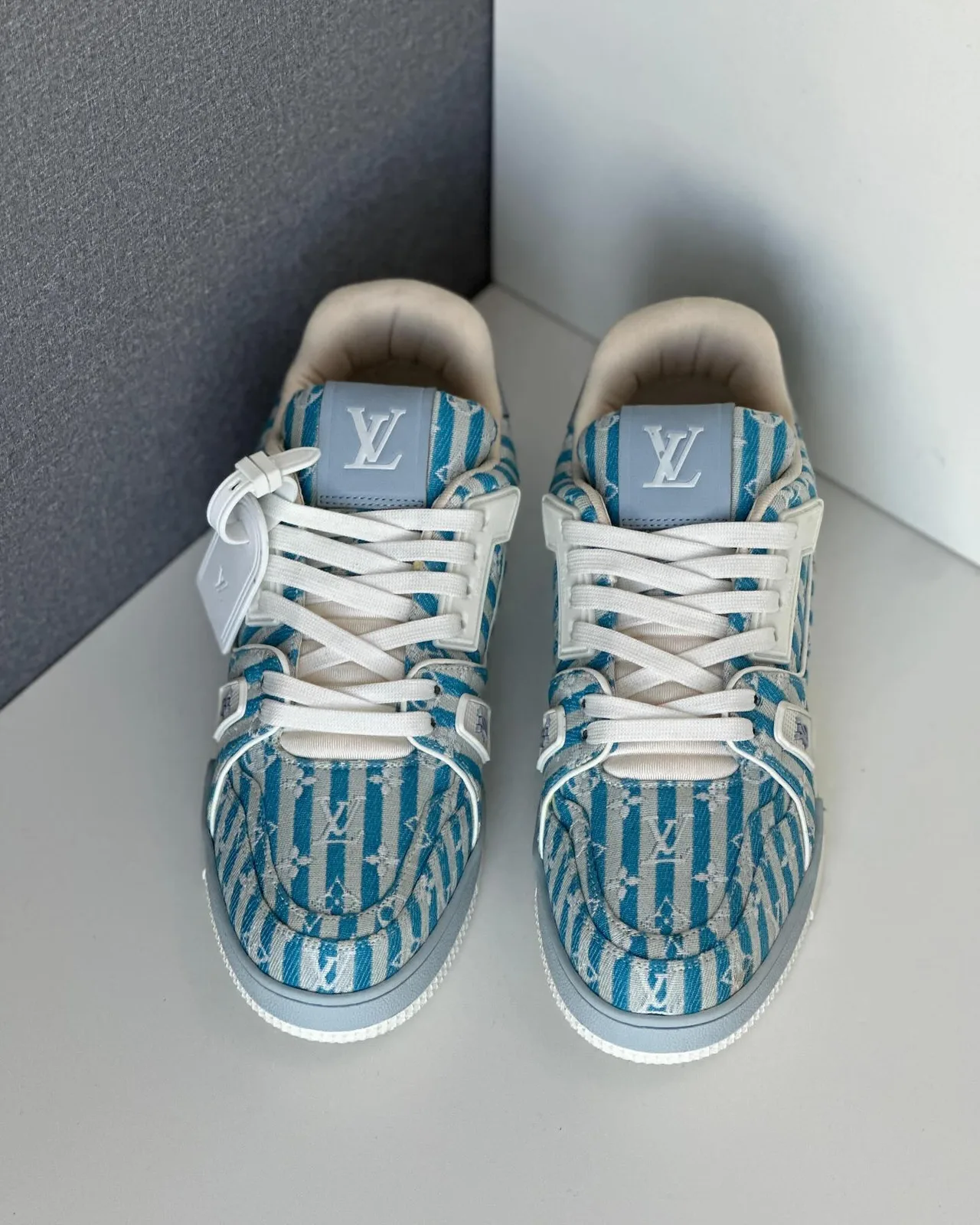 Louis Vuitton High-Top Sneaker photo 4
