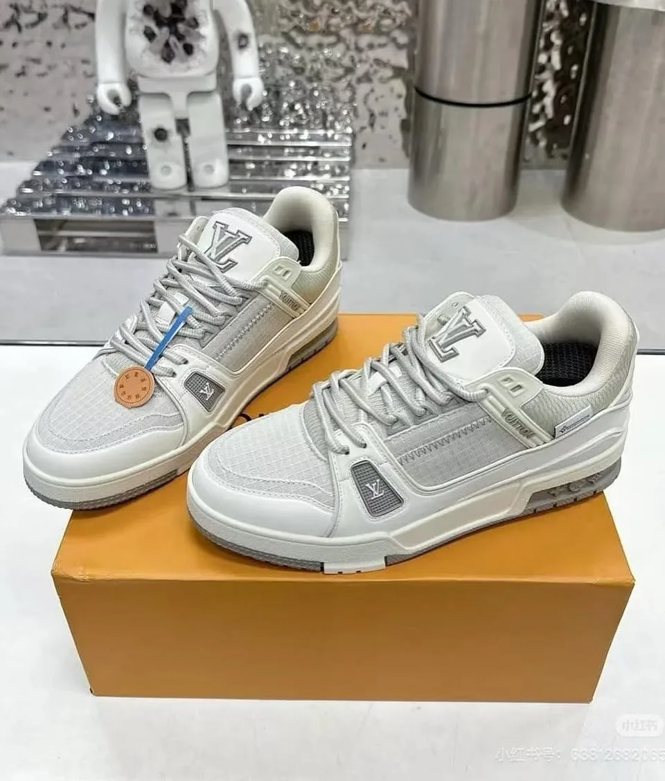 Louis Vuitton Sneaker photo 2