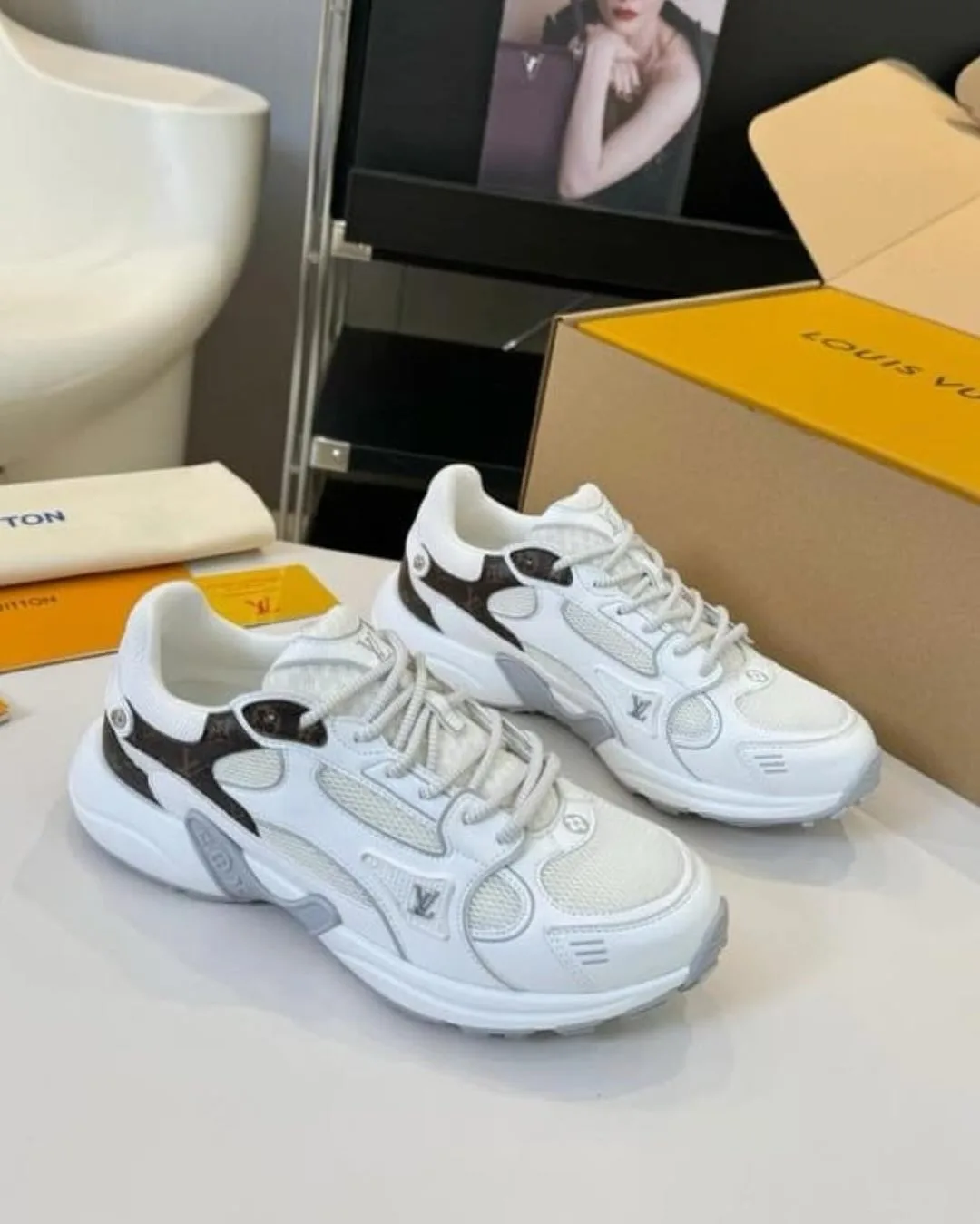 Louis Vuitton Sneaker photo 2
