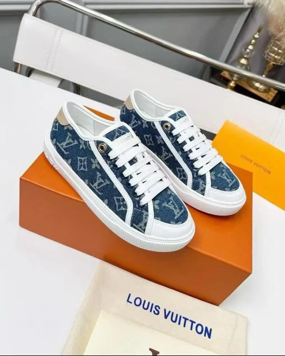 Louis Vuitton Sneaker photo 2