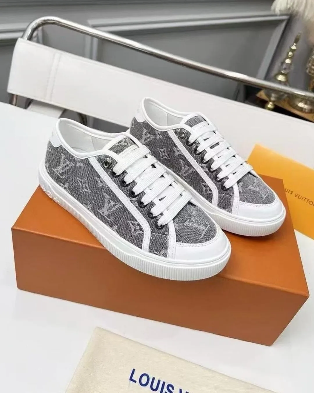 Louis Vuitton Sneaker